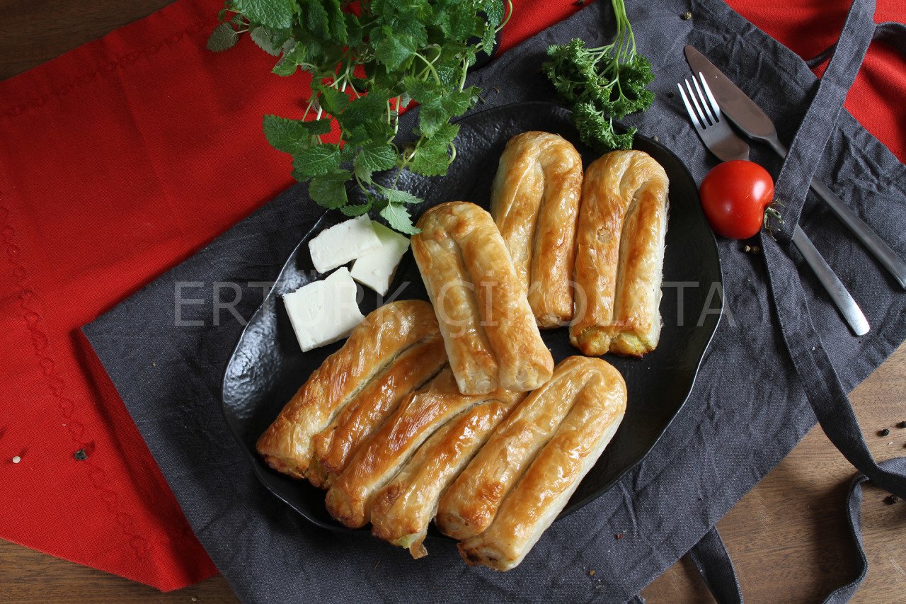 UNANA PEYNİRLİ&ISPANAKLI ÇATAL BÖREK 100 GR