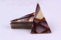 BARLO ÇİKOLATA BİTTER DESENLİ BEYAZ ÜÇGEN ÇİKOLATA 1000 GR