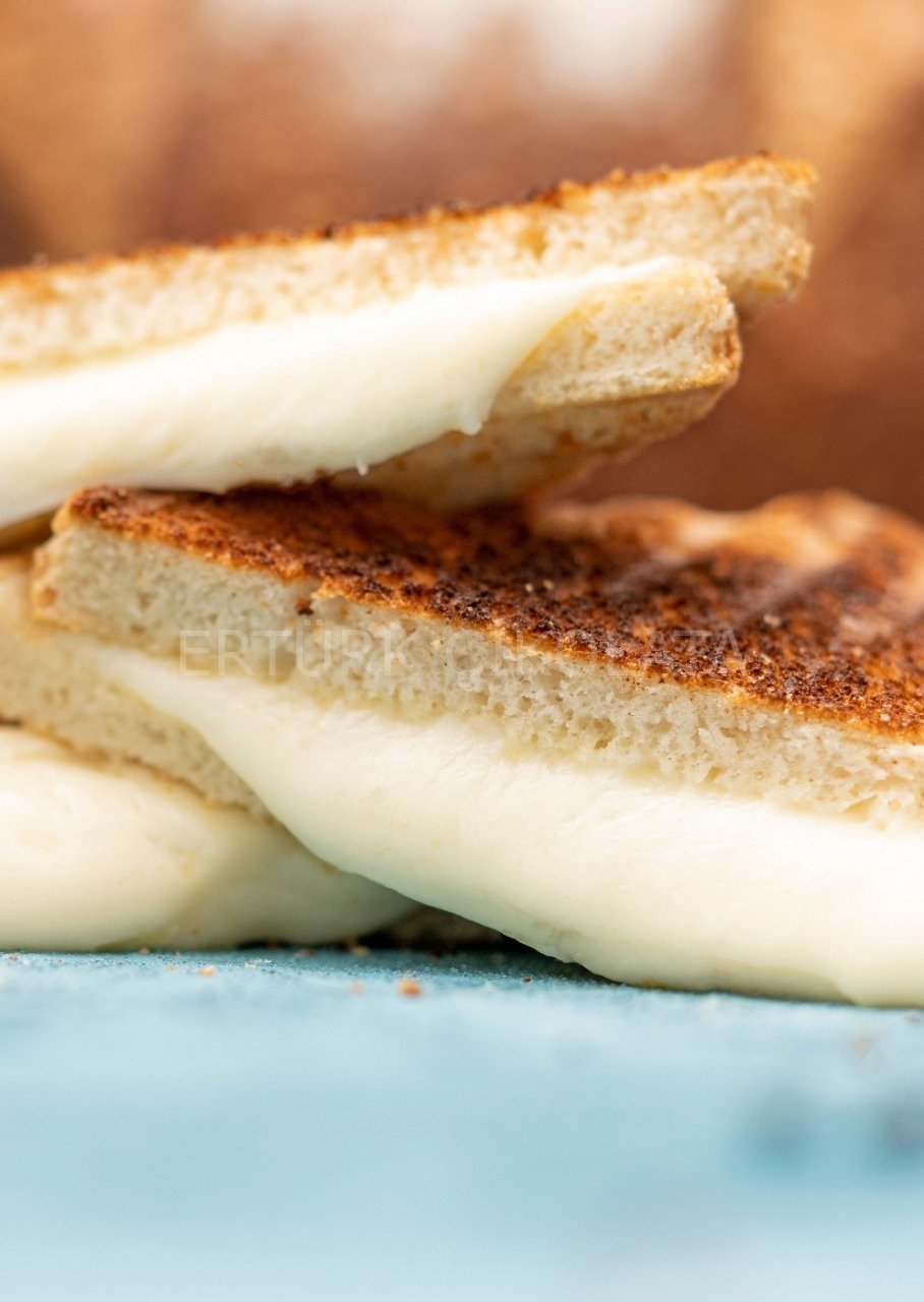 KİRMASTİ TAM YAĞLI TAZE TOST PEYNİRİ 600 GR